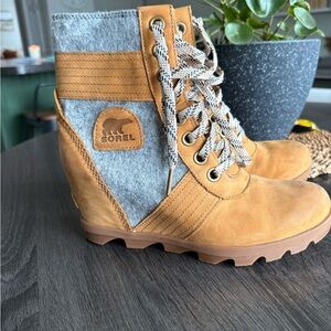 Sorel Women's Brown and Gray Lace Up Boots